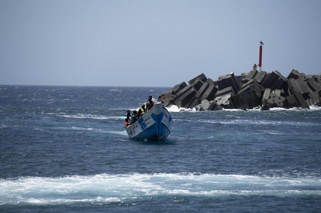 Llegan más de 600 migrantes en patera a España en un fin de semana