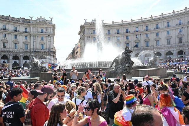 Pride, a Roma e a Torino i cortei per celebrare il mese dell’orgoglio Lgbtq+