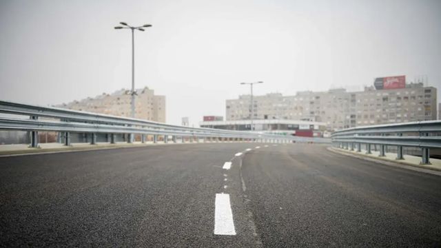 Szombat délutántól szabad az út a Flórián téri felüljárók déli hídján