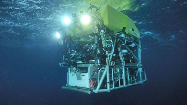 Garda de Coastă a SUA a găsit resturi în zona de căutare a submersibilului Titan, dispărut de cinci zile lângă epava Titanicului