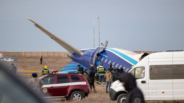 Avionul Azerbaidjan Airlines a fost doborât de o rachetă rusească, potrivit anchetei preliminare