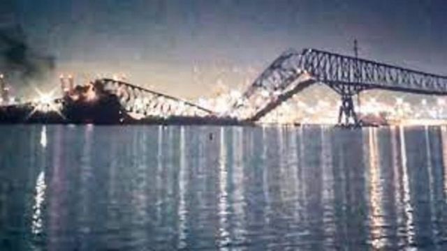 Podul Key din Baltimore s-a prăbușit după ce a fost lovit de o navă