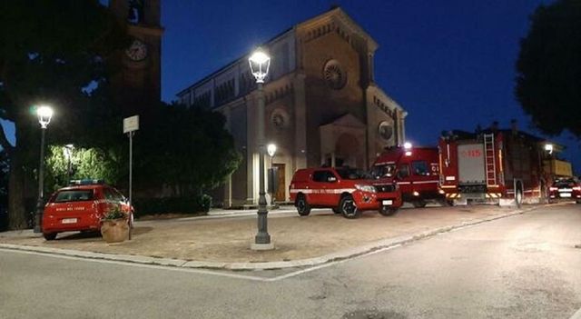 Quindicenne scappa di casa con la pistola del padre, paura a Senigallia