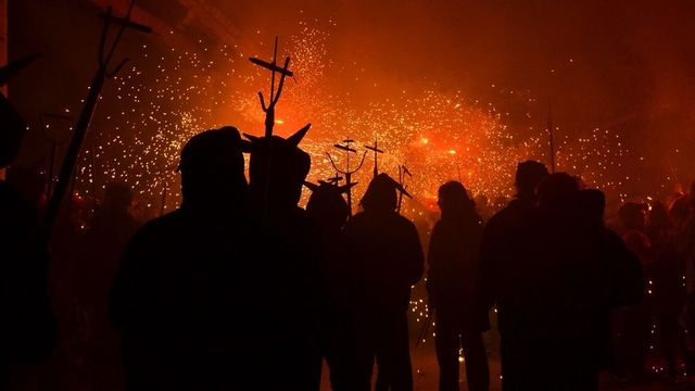 Polémica por un taller de lanzamiento de cócteles molotov contra la policía en las fiestas de Granollers