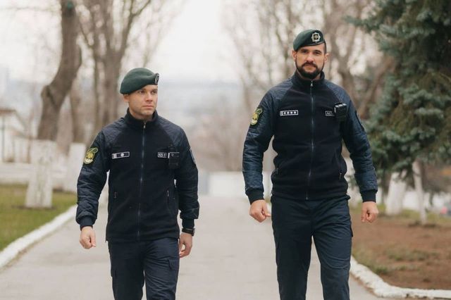 Polițiștii din țară și de la frontieră vor beneficia de camere portabile pentru a preveni traficul de copii din Ucraina