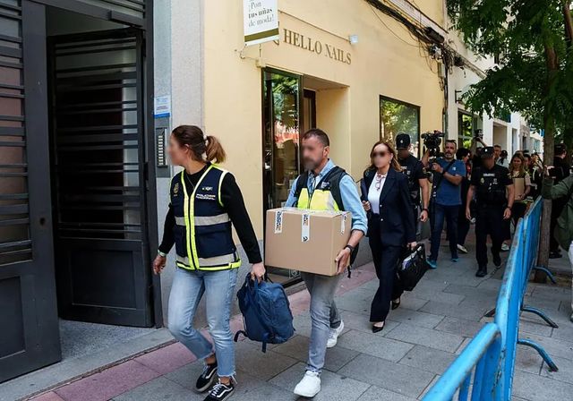 El juez autorizó el registro corporal de la secretaria de Zapatero para incautar su móvil por su papel «esencial» en la trama