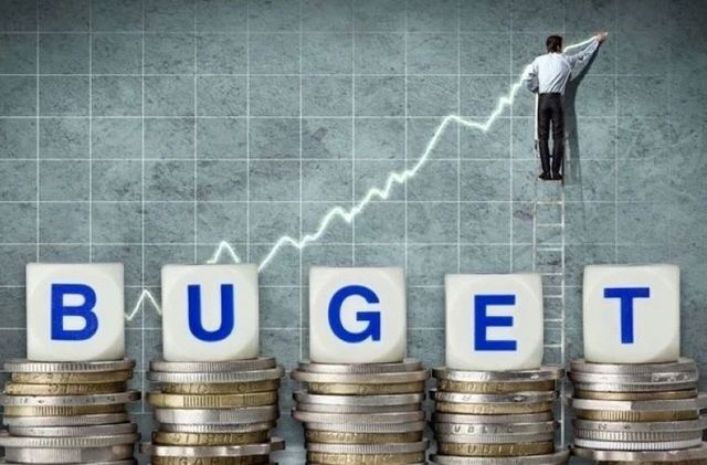 Experții critică rectificarea bugetară propusă de autorități