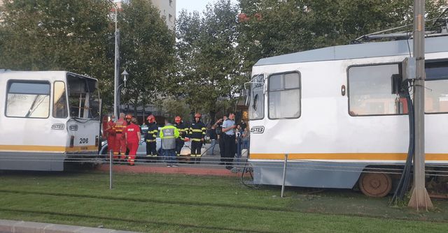 Trei persoane rănite, după ce două tramvaie s-au ciocnit în București | Circulația este restricționată pe Șoseaua Giurgiului