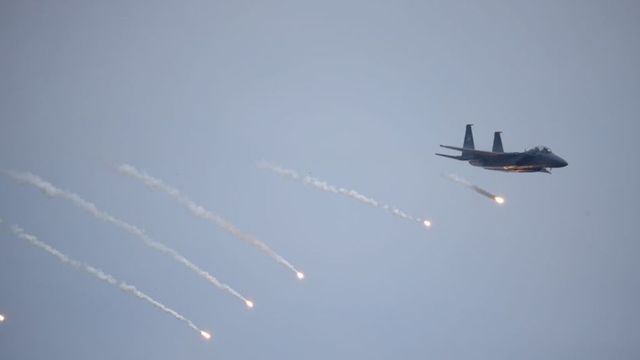 Кувейт свали 3 американски изтребителя F-15 погрешка