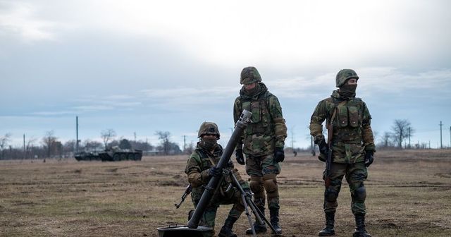 Militarii moldoveni se antrenează alături de militarii români la poligonul de la Smîrdan