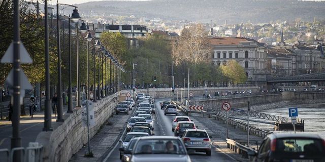 Vége a száguldásnak a budai alsó rakparton, ahol péntektől már csak 50 lesz a megengedett legnagyobb sebesség