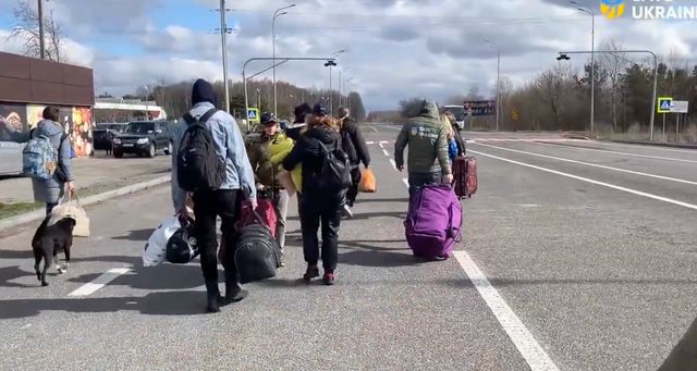 31 de copii ucraineni se întorc acasă după ce au fost duși ilegal în Rusia
