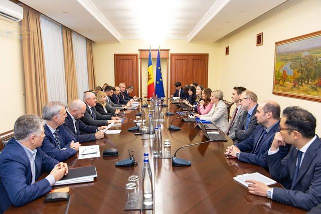 Premierul Munteanu a avut o întrevedere cu echipa de experți a FMI