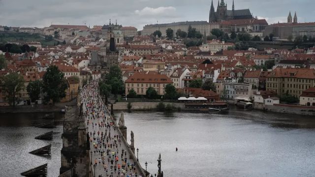 Pražský maraton vyhráli Tsegu a Jelimová, český titul obhájil Havlena