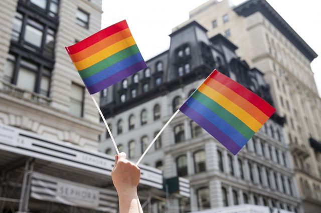 Orban vuole vietare per legge il Pride, 'è dannoso per i bimbi'