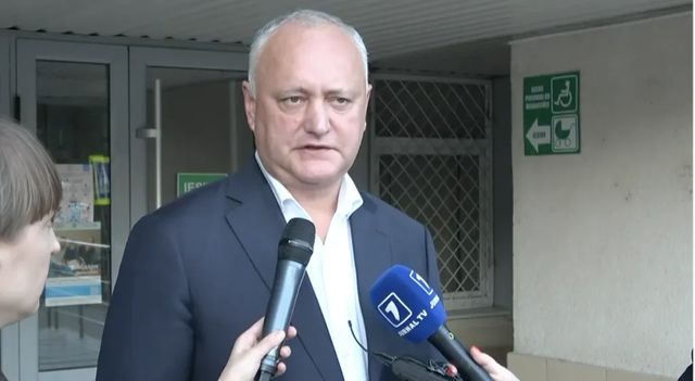 Dosarul „Sacoșa” în care este judecat Igor Dodon, va fi reluat de la zero