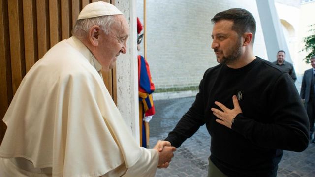Papa Francisc îi cere unui cardinal italian să își asume o misiune de pace pentru Ucraina