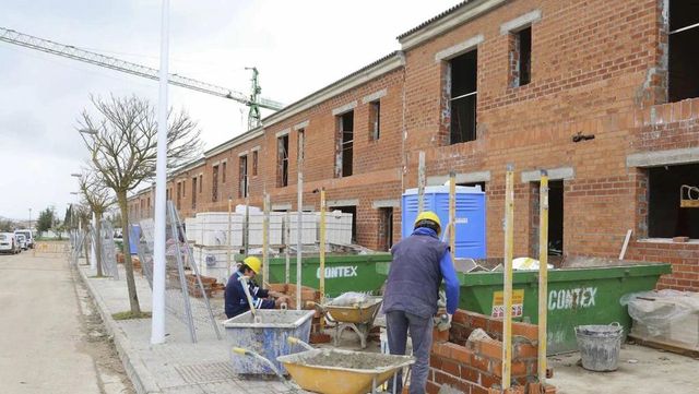 El paro baja un 0,94% en Castilla y León en el tercer trimestre, con un millar de desempleados menos en el último año