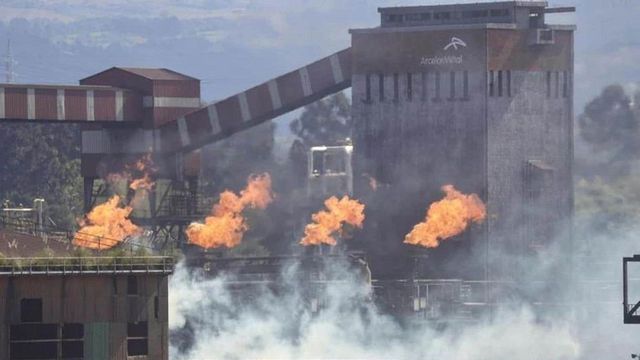 Grave explosión en Gijón en el sótano de las baterías de cok de Arcelor