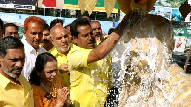 Tributes paid to NTR on his 30th death anniversary