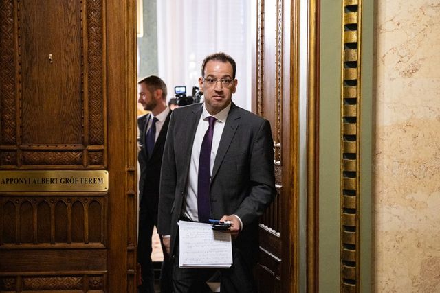 Az MNB-botrányt vizsgáló bizottságban számítanának a Transparency Internationalre