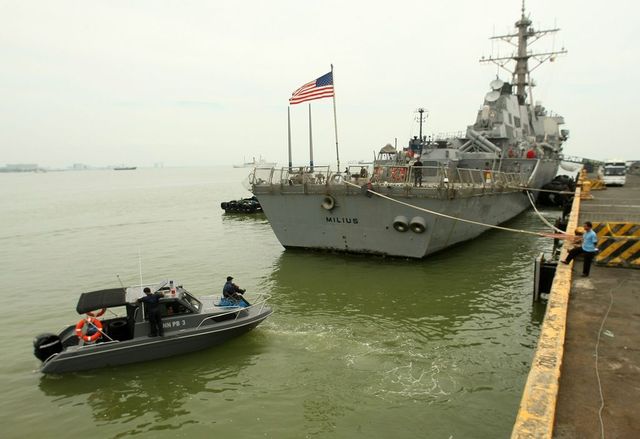 Beijingul acuză că o navă de război americană a intrat ilegal în apele din Marea Chinei de Sud