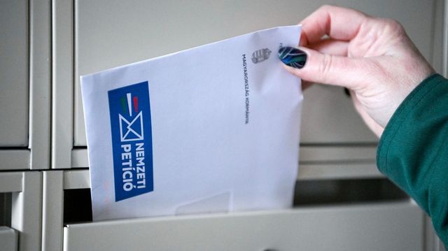 Orbán Viktor bejelentést tett, véget ért a nemzeti petíció