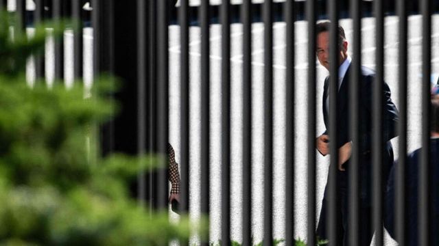 Casa Bianca, 'Trump ancora pensa al ritiro dalla Nato, ne parlerà con Rutte'