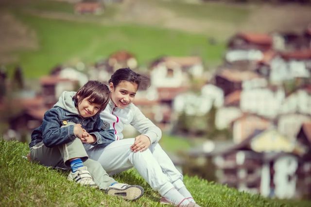 Guvernul Elveției recunoaște că mii de copii au fost adoptați ilegal din mai multe țări, înclusiv din România, înainte de 1990