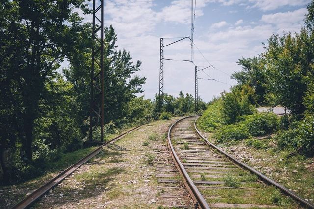 Circulația trenurilor, întreruptă între Eforie Nord și Eforie Sud din cauza unei șine rupte. Sunt așteptate întârzieri