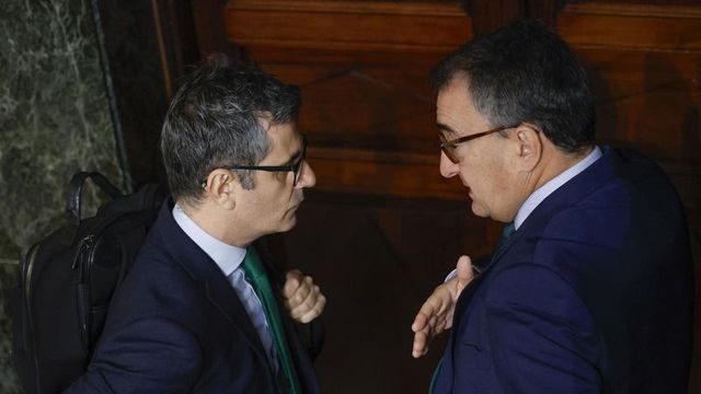 Podemos pacta con el Gobierno prorrogar un año el impuesto a las enérgeticas que pende de Junts y PNV