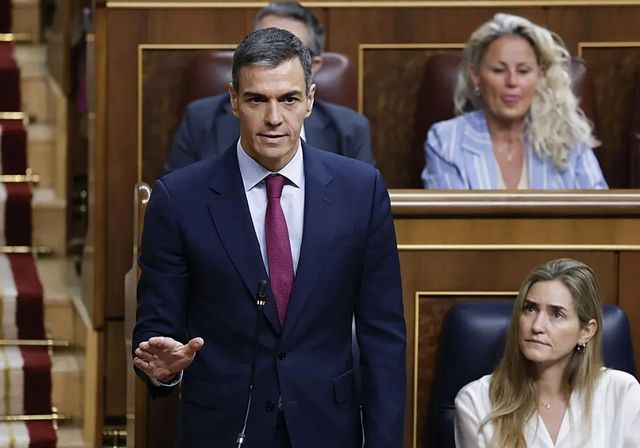 Sánchez certifica todo su apoyo a Zapatero y vuelve a descartar elecciones