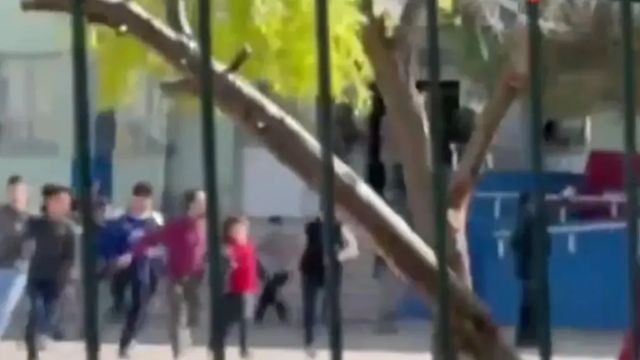 Sparatoria in un liceo turco, si suicida l'attentatore