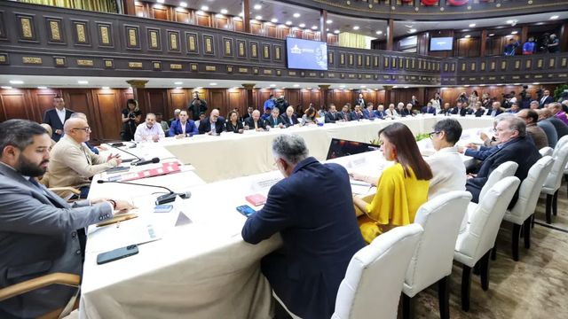 El Parlamento de Venezuela insta formalmente al Ejecutivo de Maduro a romper las relaciones con España