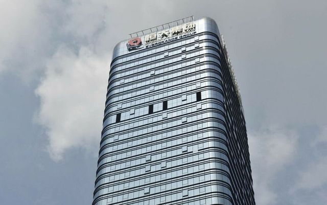 Gigantul imobiliar chinez Evergrande este obligat să intre în procedură de lichidare de către un tribunal din Hong Kong