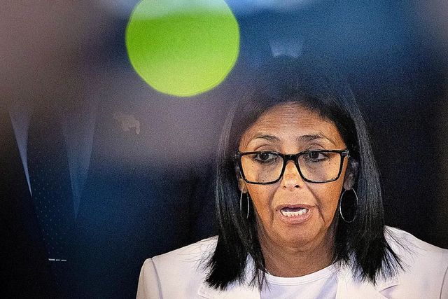 Delcy Rodríguez se querella contra Aldama por injurias
