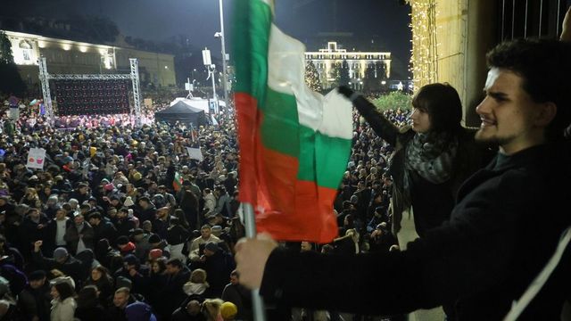 Dimite en bloque el gobierno de Bulgaria entre acusaciones de corrupción