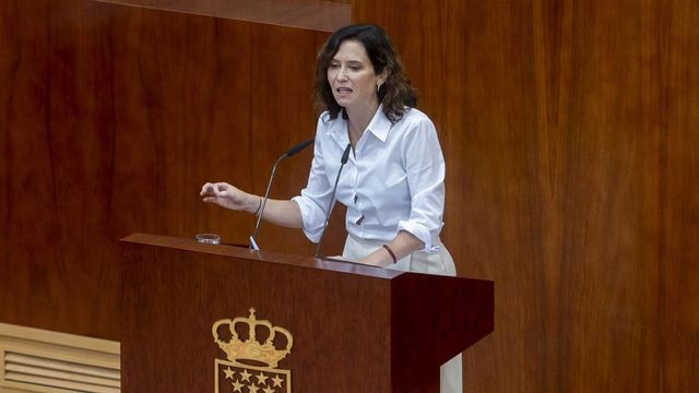 Ayuso carga contra Vox por el velo: ”¿Qué hago, les arranco la cabeza?”