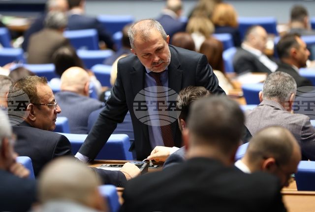 Ще успеят ли депутатите да приемат удължителния закон за бюджета