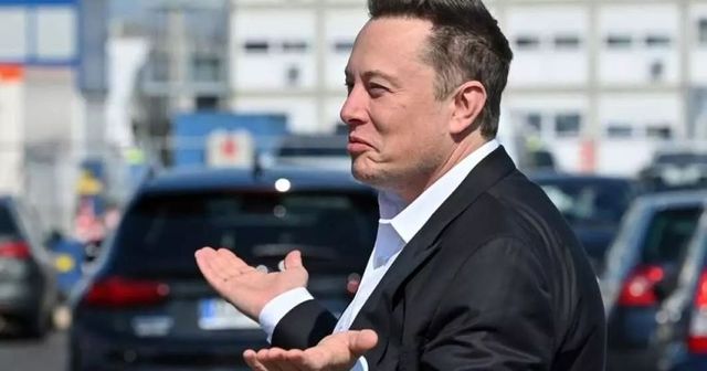 Elon Musk a vândut în această săptămână circa 22 de milioane de acțiuni Tesla, în valoare de 3,6 miliarde de dolari