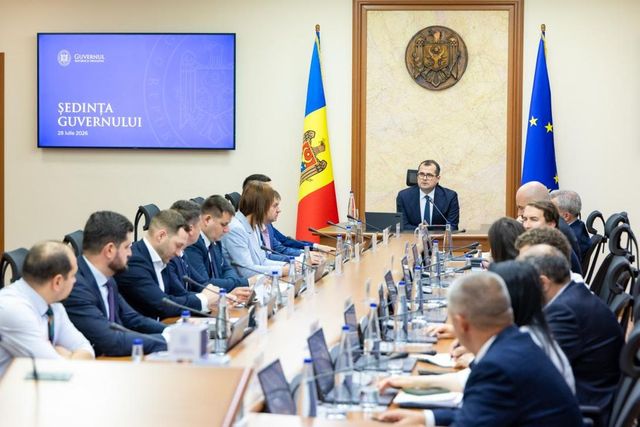 Guvernul a aprobat restricții la exportul motorinei și stocuri minime obligatorii de carburanți