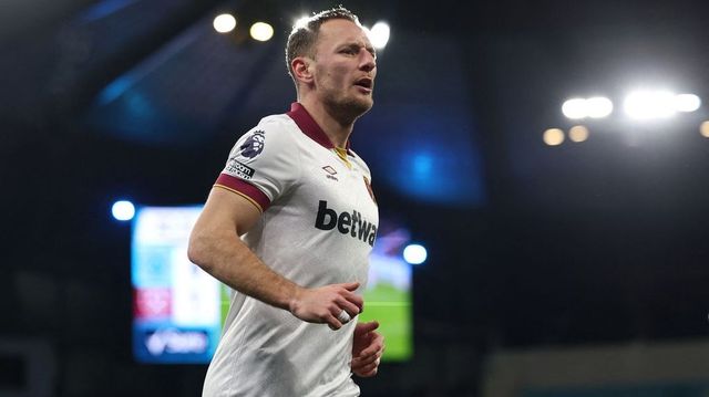 Manchester City i díky vlastní brance Coufala porazil West Ham