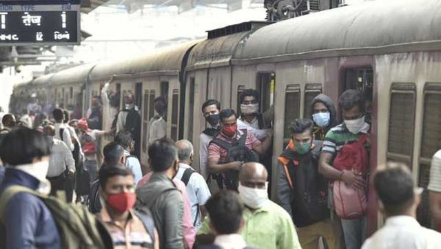 Maharashtra Govt Allows All Fully-vaccinated People to Board Mumbai Local Trains