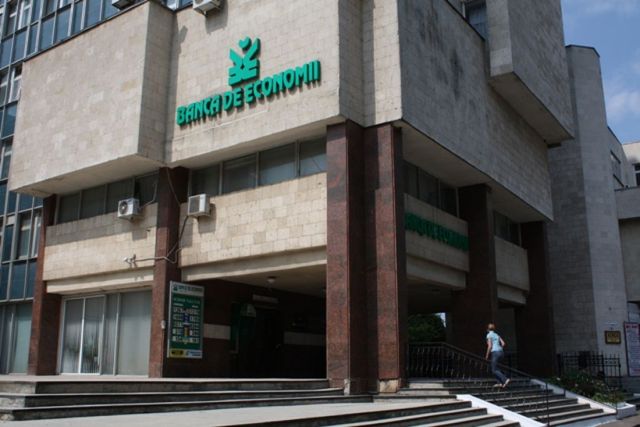 Șase foste angajate ale unei filiale a Băncii de Economii, condamnate după ce au retras de pe conturile clienților peste un milion de lei