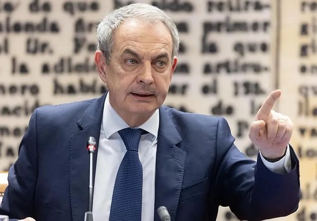 Los tres delitos que le atribuyen a Zapatero