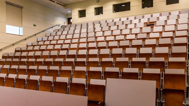 Cresta sui fondi Ue in cambio di smartphone, chiesto l'arresto per 16 docenti e ricercatori universitari