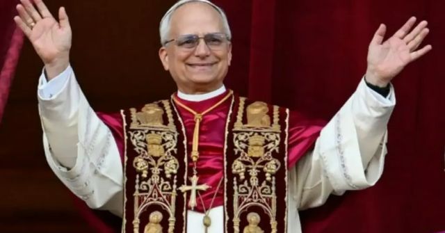 Papež vyzval k dialogu o míru na Ukrajině a k zastavení dalších válek ve světě