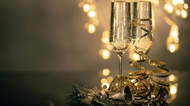 Los famosos que han brillado en los anuncios de burbujas de Freixenet en Navidad