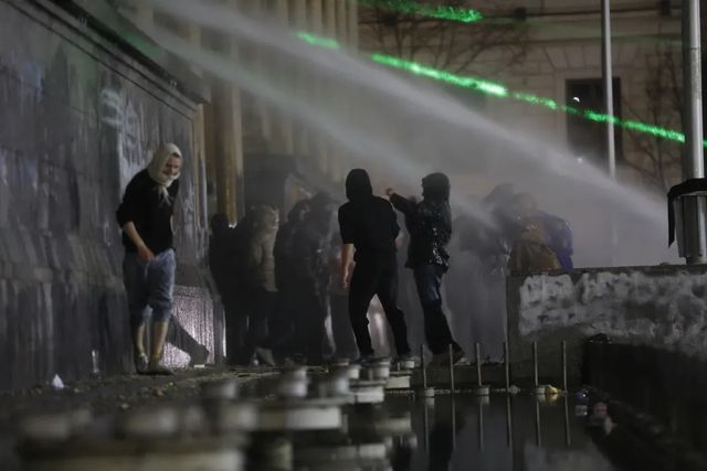 Zeci de persoane au fost rănite și peste 150 au fost arestate după patru zile de manifestații în Georgia