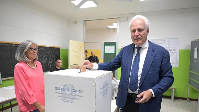 ++ Regionali in Toscana, l'affluenza alle 12 è del 9,72% ++